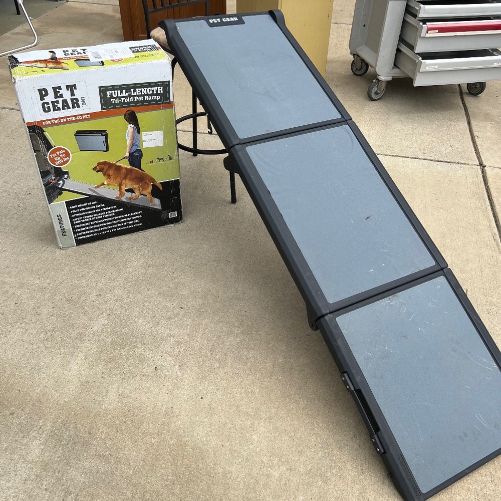 Pet Gear Full-Length Tri-Fold Pet Ramp